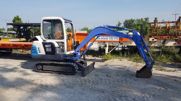 มาแล้วรถขุดมีตู้mm25