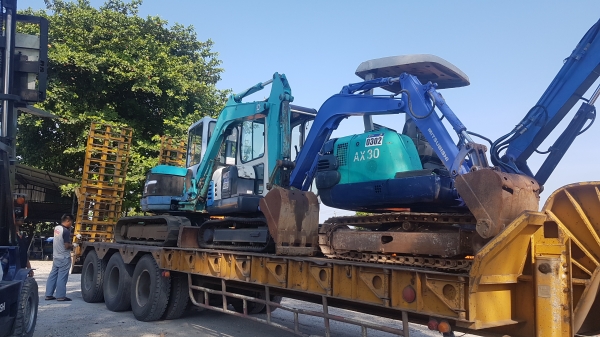 มาแล้วรถขุดมีตู้mm25