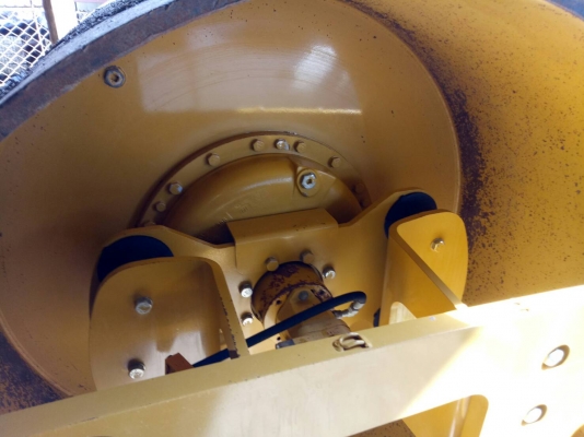 ขาย รถบด CAT  - CS533E.  ,  ( รถทำงาน 8xx ชม. )   ,  ( ** รถสวยๆ )        สนใจติดต่อ    081 - 6079515