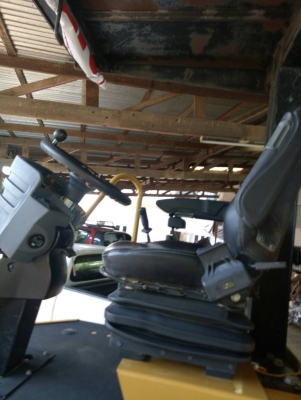 ขาย รถบด CAT  - CS533E.  ,  ( รถทำงาน 8xx ชม. )   ,  ( ** รถสวยๆ )        สนใจติดต่อ    081 - 6079515