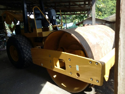 ขาย รถบด CAT  - CS533E.  ,  ( รถทำงาน 8xx ชม. )   ,  ( ** รถสวยๆ )        สนใจติดต่อ    081 - 6079515