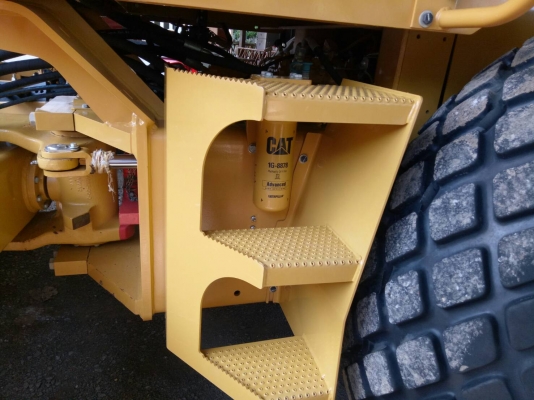 ขาย รถบด CAT  - CS533E.  ,  ( รถทำงาน 8xx ชม. )   ,  ( ** รถสวยๆ )        สนใจติดต่อ    081 - 6079515