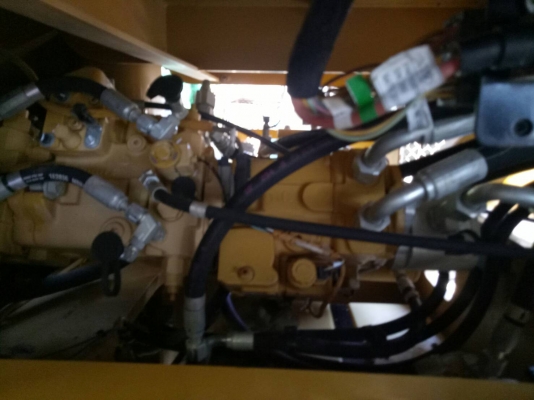 ขาย รถบด CAT  - CS533E.  ,  ( รถทำงาน 8xx ชม. )   ,  ( ** รถสวยๆ )        สนใจติดต่อ    081 - 6079515