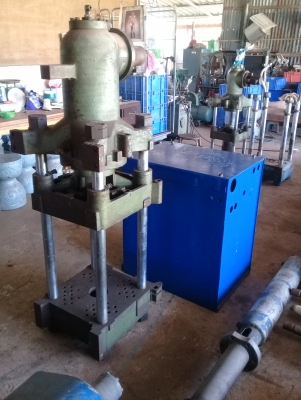 แท่นอัดพร้อมชุดปั้มไฮโดรลิค 15แรง3เฟส