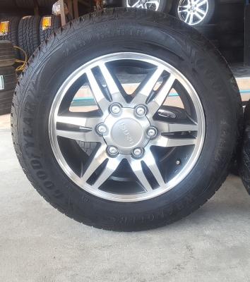 ขายล้อISUZU Hi Lender 16 ยาง215/65/16 ปี 16 4 ล้อ