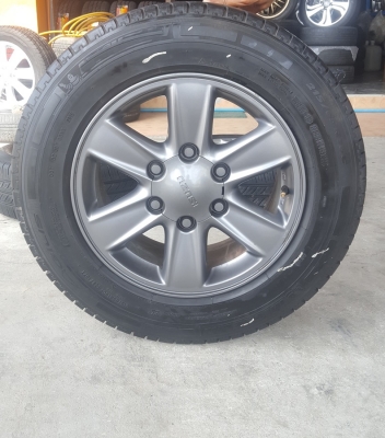 ขายล้อISUZU All New16สีบรอนและสีกัล ยางปี16 4 ล้อ