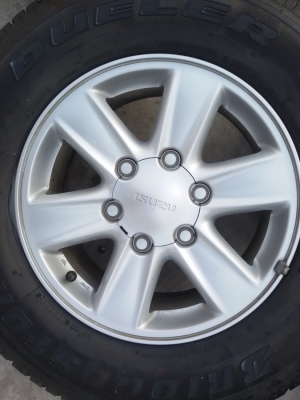 ขายล้อISUZU All New16สีบรอนและสีกัล ยางปี16 4 ล้อ