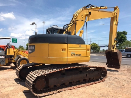 ขายรถแบคโฮ KOMATSU PC228US-3N0 (เทียบเท่ารุ่น 7) รถนอกนำเข้าจากญี่ปุ่น สภาพสวยพร้อมใช้ มีVDOการทำงานครับ