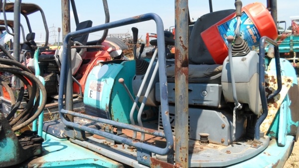 komatsu PC35R ราคา120,000 เท่านั้น