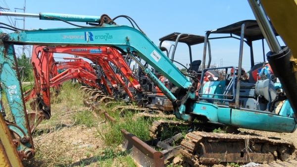 komatsu PC35R ราคา120,000 เท่านั้น