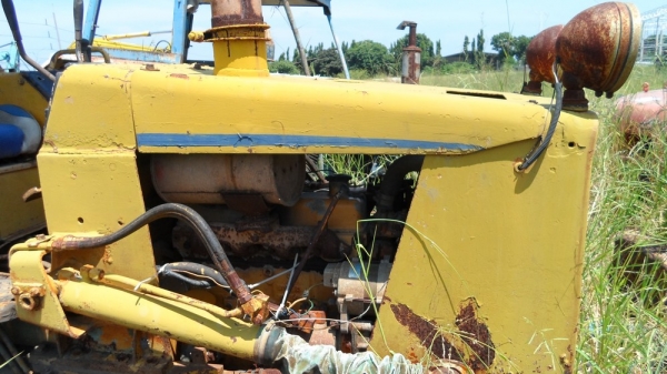 ขาย แทรกเตอร์ตีนตะขาบ D20 ราคา 64,000