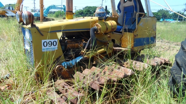 ขาย แทรกเตอร์ตีนตะขาบ D20 ราคา 64,000