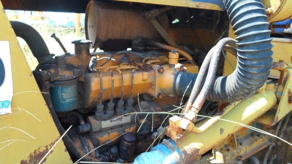 ขาย แทรกเตอร์ตีนตะขาบ D20 ราคา 64,000