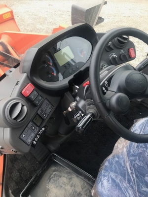 รถตักล้อยาง HITACHI สนใจติดต่อ 062-709-1747