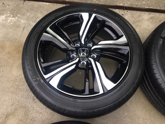แม็กป้ายแดง Honda Civic FC 1.5 Turbo RS ท๊อปสุดในรุ่น ขอบ 17 พร้อมยางป้ายแดง 215-50-17 ปี 17