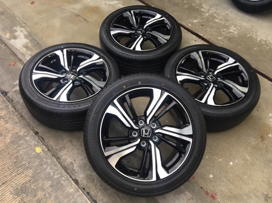 แม็กป้ายแดง Honda Civic FC 1.5 Turbo RS ท๊อปสุดในรุ่น ขอบ 17 พร้อมยางป้ายแดง 215-50-17 ปี 17