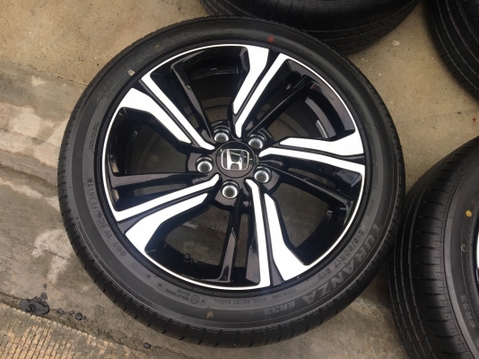 แม็กป้ายแดง Honda Civic FC 1.5 Turbo RS ท๊อปสุดในรุ่น ขอบ 17 พร้อมยางป้ายแดง 215-50-17 ปี 17