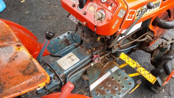 รถไถ่นั้งขับB5001 สองเพลา พร้อมโรตารี่ สภาพพร้อมใช้ รถไถ่นั้งขับB5001 สองเพลา พร้อมโรตารี่ สภาพพร้อมใช้