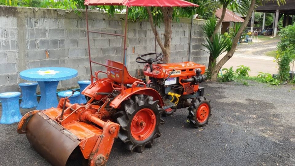 รถไถ่นั้งขับB5001 สองเพลา พร้อมโรตารี่ สภาพพร้อมใช้ รถไถ่นั้งขับB5001 สองเพลา พร้อมโรตารี่ สภาพพร้อมใช้