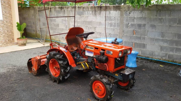 รถไถ่นั้งขับB5001 สองเพลา พร้อมโรตารี่ สภาพพร้อมใช้ รถไถ่นั้งขับB5001 สองเพลา พร้อมโรตารี่ สภาพพร้อมใช้