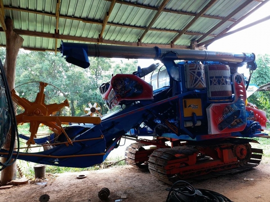 ขายรถเกี่ยวข้าว เดี่ยวทรนงปี55 เครื่องJO8C260โบว์ช่วงล่าง12ปั๊ม23เช็คพร้อมลงงาน