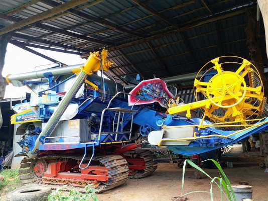 ขายรถเกี่ยวข้าว เดี่ยวทรนงปี55 เครื่องJO8C260โบว์ช่วงล่าง12ปั๊ม23เช็คพร้อมลงงาน