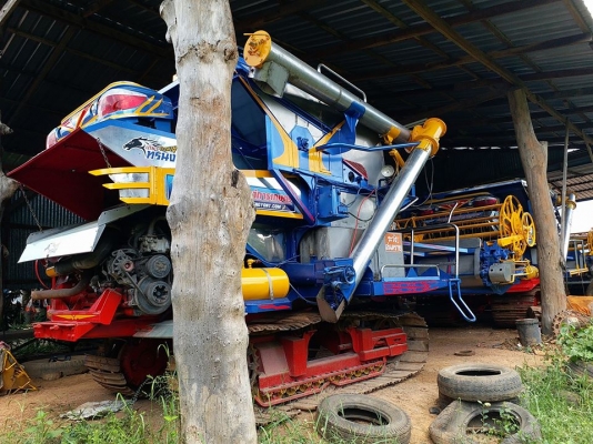 ขายรถเกี่ยวข้าว เดี่ยวทรนงปี55 เครื่องJO8C260โบว์ช่วงล่าง12ปั๊ม23เช็คพร้อมลงงาน