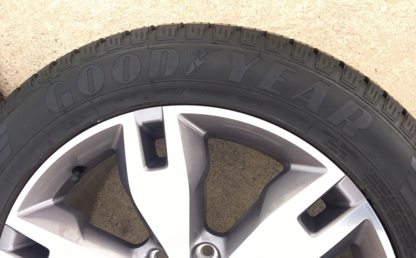 ล้อแม็ก Ford Everest ขอบ20 พร้อมยาง 265-50-20 GoodYear ปี 16
