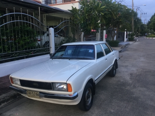 FORD   CORTINA
