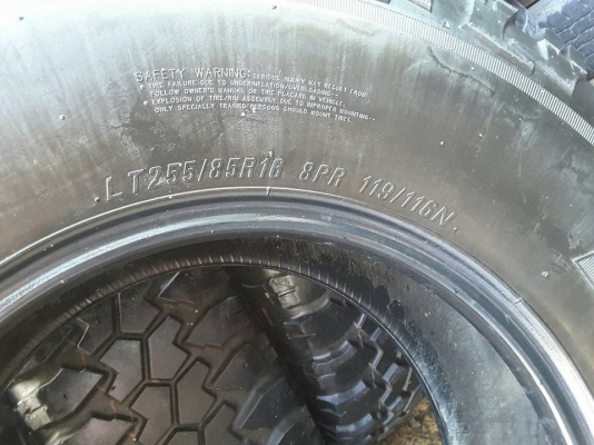 Maxxis MT 245-75-16 ปลายปี11 สภาพดี 1ชุด Maxxis MT 245-75-16 ปลายปี11 สภาพดี 1ชุด