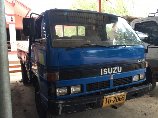 Isuzu NPR 115 ห้างแท้ตัวแรก หัวยกได้ ยาว4.30ม เล่มพร้อมโอน Isuzu NPR 115 ห้างแท้ตัวแรก หัวยกได้ ยาว4.30ม เล่มพร้อมโอน