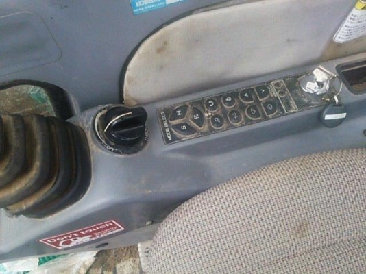 รถขุดมือสอง Kobelco SK100-3 # YW09  062-709-1747