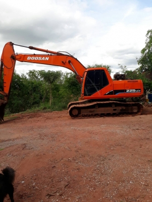 ขายด่วน!! DOOSAN 220LC-V สภาพพร้อมใช้ค่ะ
