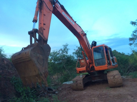 ขายด่วน!! DOOSAN 220LC-V สภาพพร้อมใช้ค่ะ