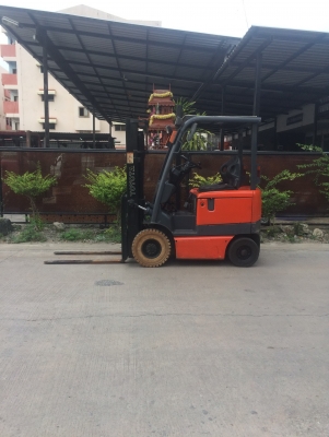 ขายรถยกโฟร์คลิฟท์ยี่ห้อ TOYOTA6FB10  ไฟฟ้านั่งขับ