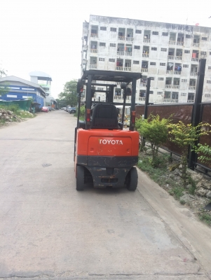 ขายรถยกโฟร์คลิฟท์ยี่ห้อ TOYOTA6FB10  ไฟฟ้านั่งขับ