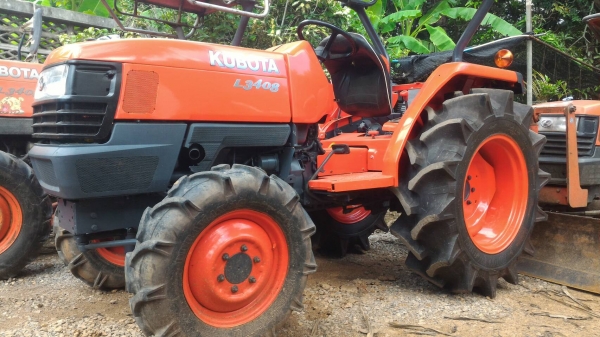 KUBOTA L3408  ราคา 160,000 ยางหลังใหม่  เครื่องดี เกียร์ด ไฮดรอลิกดี สนใจโทรคุยกันก่อนได้ครับ มีรถขนส่งบริการทั่วไทย ร้านสามย่านแทรคเตอร์ อ.แกลง จ.ระยอง โทร 0818618678 ,0899347475 id line=0818618678 id line=0917315475