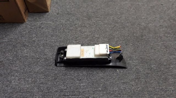 สวิทช์กระจก NISSAN R34 ข้างขวา สวิทช์กระจก NISSAN R34 ข้างขวา