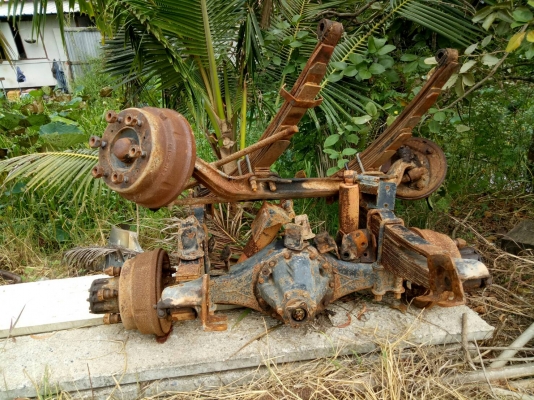 ขายด่วนช่วงล่างHINO KM310 ครบชุดพร้อมแหนบหูแหนบพร้อมใช้ตัดออกจากรถ