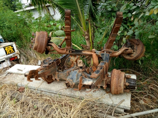 ขายด่วนช่วงล่างHINO KM310 ครบชุดพร้อมแหนบหูแหนบพร้อมใช้ตัดออกจากรถ