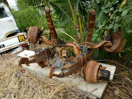 ขายด่วนช่วงล่างHINO KM310 ครบชุดพร้อมแหนบหูแหนบพร้อมใช้ตัดออกจากรถ