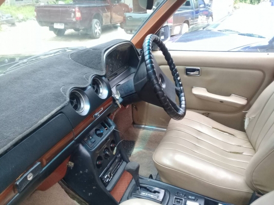 ขายด่วน Mercedes Benz 300D สภาพเดิมๆ รถอยู่พัทลุงราคา 95000