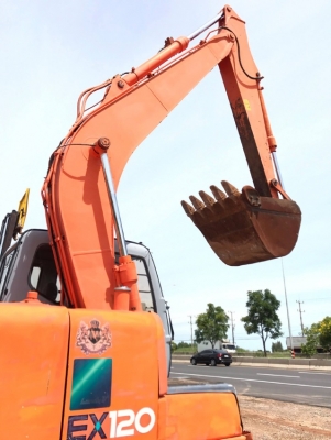 ขายรถแบคโฮ HITACHI EX120-5 รถนอกนำเข้าเองจากญี่ปุ่น สภาพสวยพร้อมใช้งาน มีVDOการทำงานครับ ขายรถแบคโฮ HITACHI EX120-5 รถนอกนำเข้าเองจากญี่ปุ่น สภาพสวยพร้อมใช้งาน มีVDOการทำงานครับ