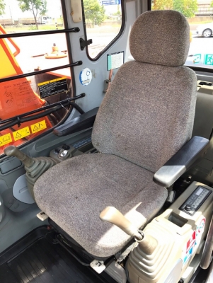 ขายรถแบคโฮ HITACHI EX120-5 รถนอกนำเข้าเองจากญี่ปุ่น สภาพสวยพร้อมใช้งาน มีVDOการทำงานครับ ขายรถแบคโฮ HITACHI EX120-5 รถนอกนำเข้าเองจากญี่ปุ่น สภาพสวยพร้อมใช้งาน มีVDOการทำงานครับ