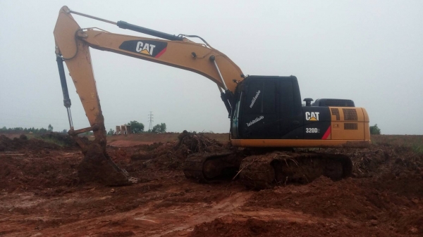 ขายดาว แม็คโค cad 320d