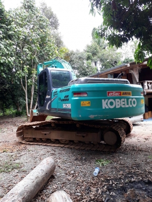 รถแบคโฮ KOBELCO SK200 , ปี 56. / ( รถทำงาน 11,xxx ชม. ) สนใจติดต่อ 081 - 6079515 รถแบคโฮ KOBELCO SK200 , ปี 56. / ( รถทำงาน 11,xxx ชม. ) สนใจติดต่อ 081 - 6079515