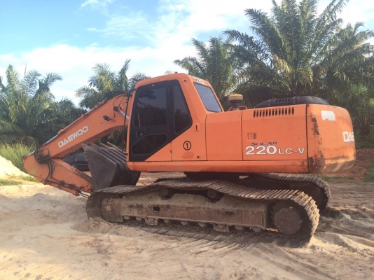 ขายรถแบคโฮ DAEWOO EXCA SL220LC-V สภาพสวยพร้อมใช้งาน สนใจโทร 081-970-1072