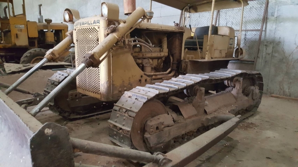 ขาย รถแทรกเตอร์ CAT D5D 68J ตีนเป็ดใส่ใบไก่ เกียร์ตัด เครื่องดีไม่มีไอ เอกสารเล่มทะเบียนครบ ขาย รถแทรกเตอร์ CAT D5D 68J ตีนเป็ดใส่ใบไก่ เกียร์ตัด เครื่องดีไม่มีไอ เอกสารเล่มทะเบียนครบ