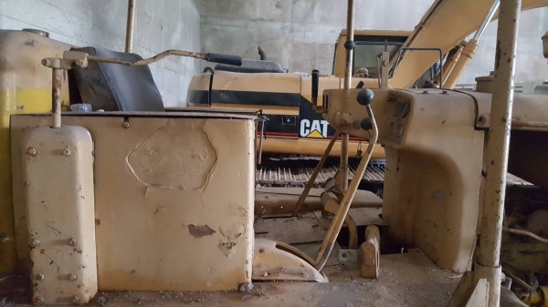 ขาย รถแทรกเตอร์ CAT D5D 68J ตีนเป็ดใส่ใบไก่ เกียร์ตัด เครื่องดีไม่มีไอ เอกสารเล่มทะเบียนครบ ขาย รถแทรกเตอร์ CAT D5D 68J ตีนเป็ดใส่ใบไก่ เกียร์ตัด เครื่องดีไม่มีไอ เอกสารเล่มทะเบียนครบ