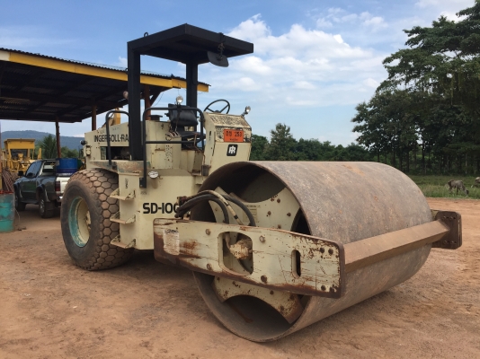 ขายรถบดสั่นสะเทือน    2 เพลา  เล่มทะเบียน SERIEL 144630